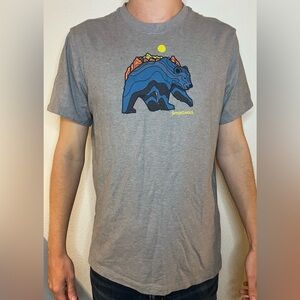 Smartwool Men’s Gray Short-Sleeve Tee with Blue Bear Graphic and Yellow Accent